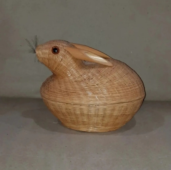 Kiangsi Handicrafts Rabbit Basket With Lid - Picture 3 of 11